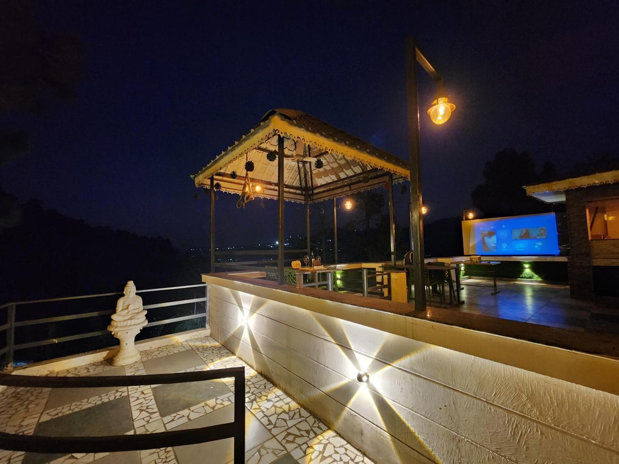 Pine Valley Resort Kasauli Exterior foto